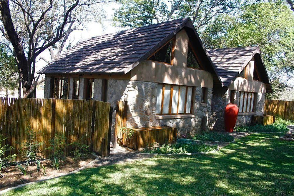 Indlovu River Lodge Karongwe Game Reserve Bagian luar foto