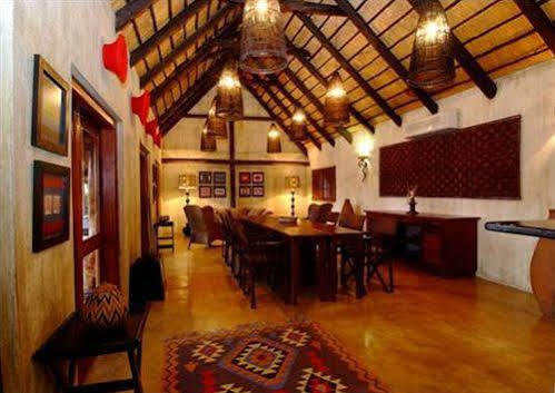 Indlovu River Lodge Karongwe Game Reserve Bagian luar foto